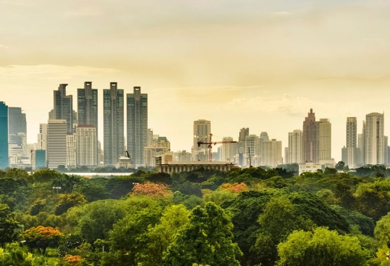 Modern Bangkok in beeld – start je maatwerk reis Thailand met een bezoek aan deze bruisende metropool.